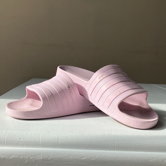 Adidas Pink Slide-on Sandals women’s size 5 - Picture 6 of 9